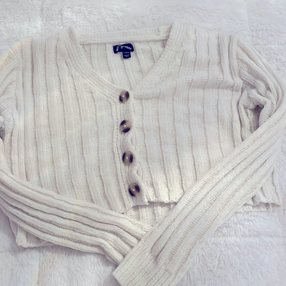 White Art-Class Sweater. Size is L (10-12)